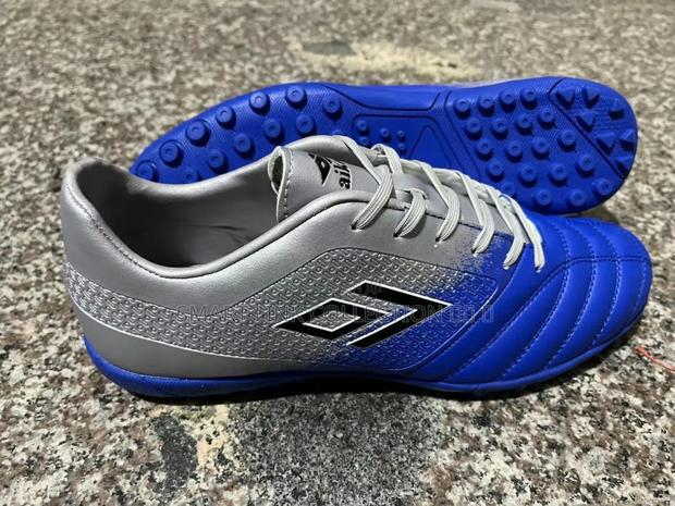 Umbro Soccer Shoes - thumbnail 2