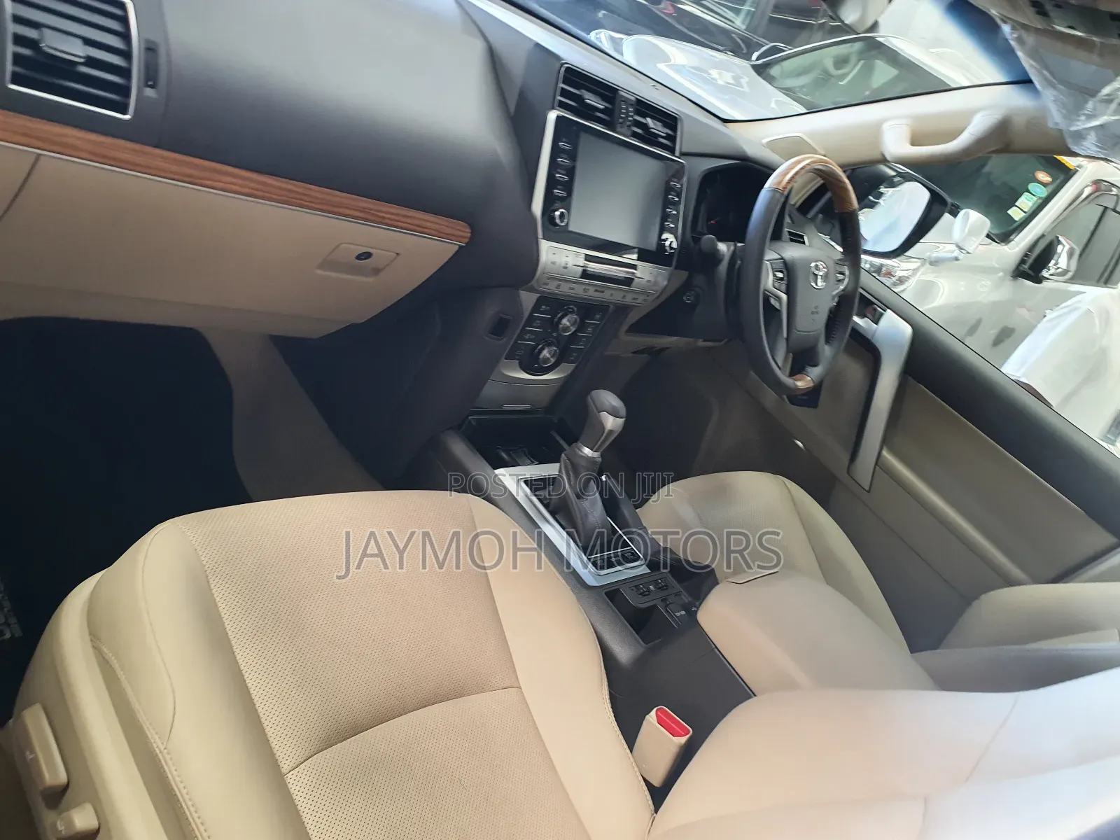 Toyota Land Cruiser Prado 2018 White