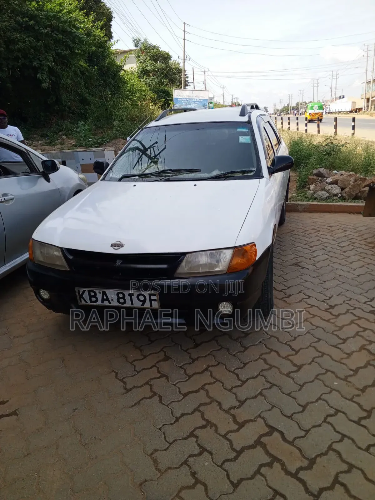 Nissan Advan 2001 White