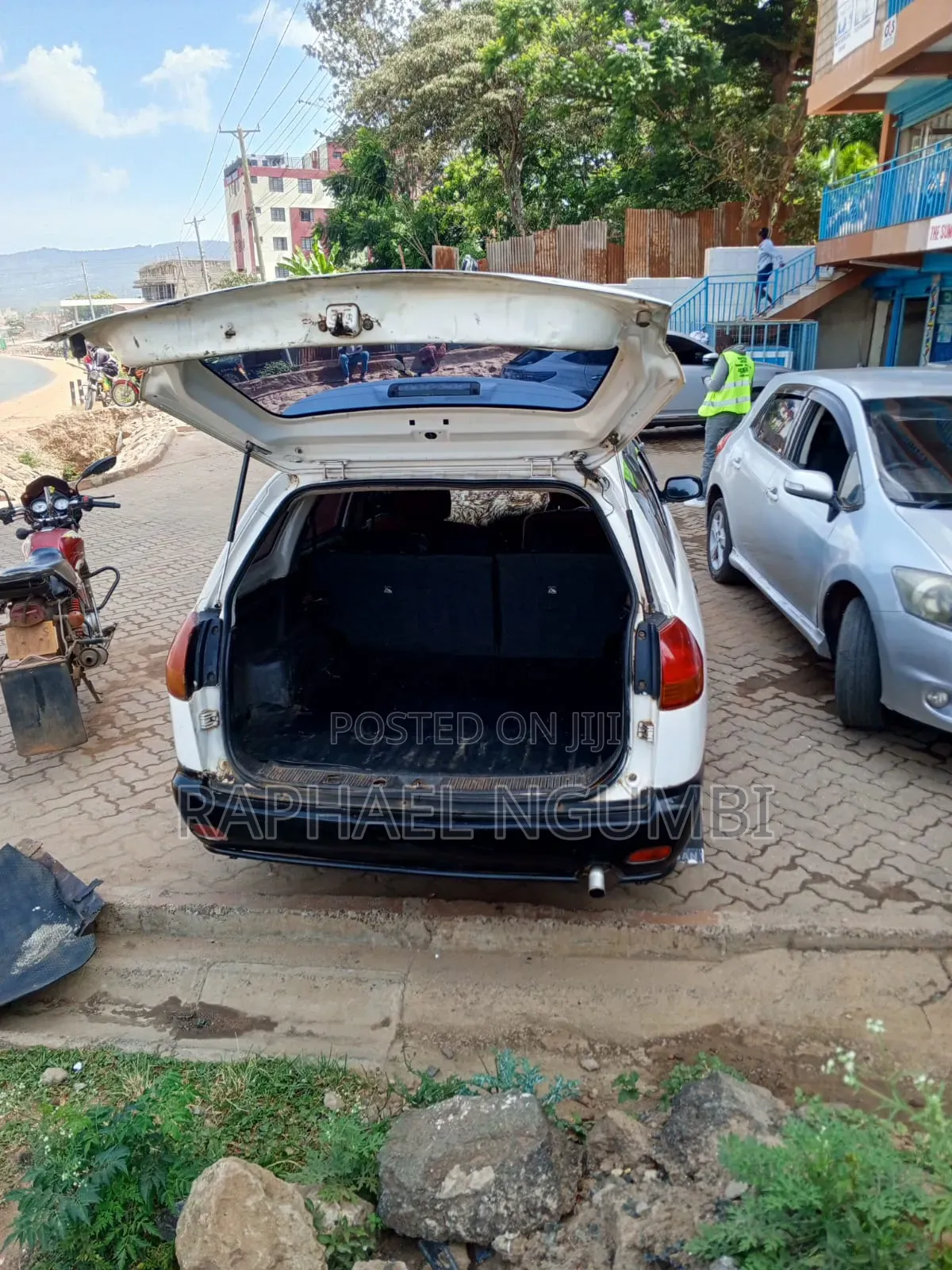 Nissan Advan 2001 White