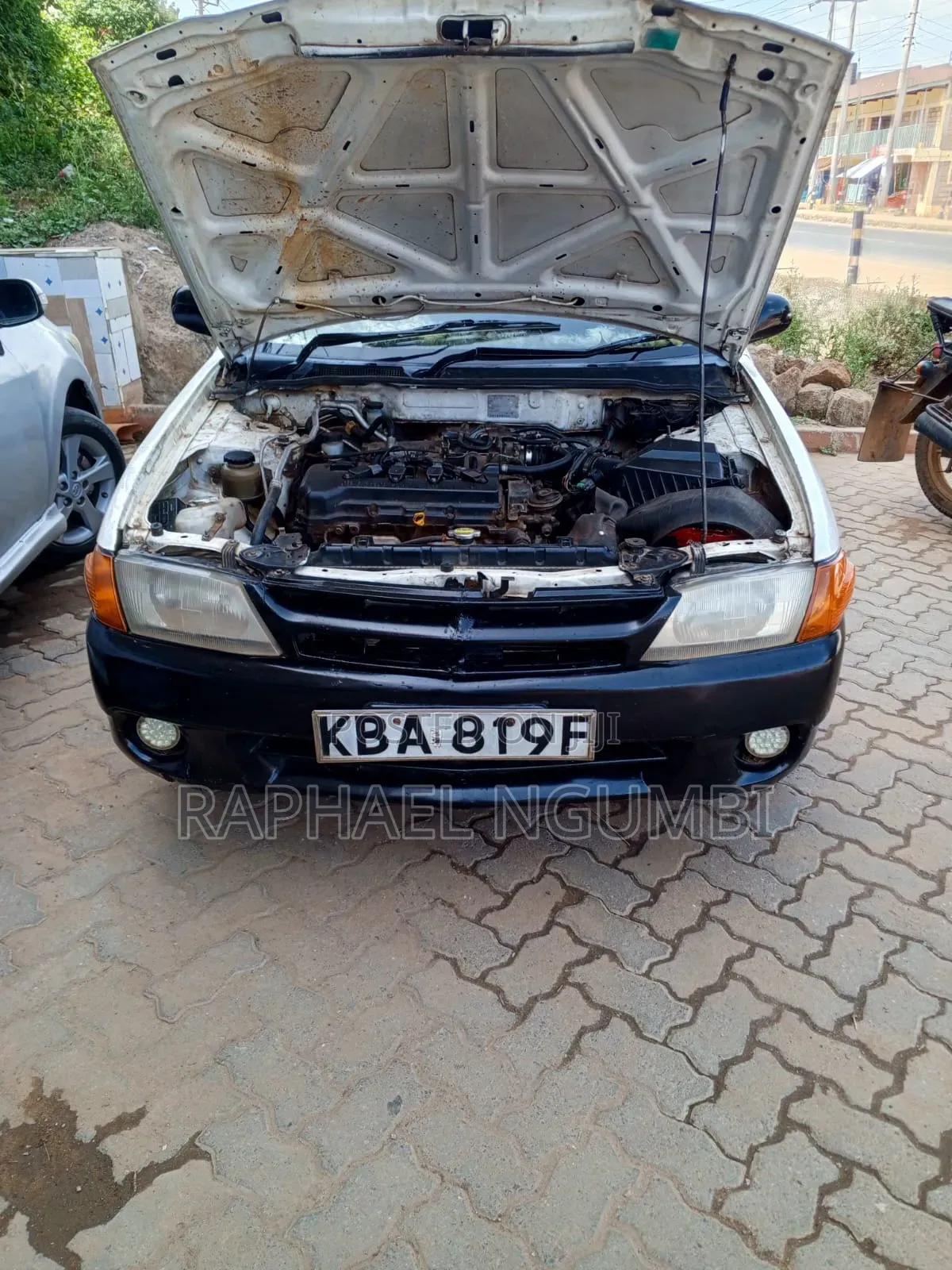 Nissan Advan 2001 White
