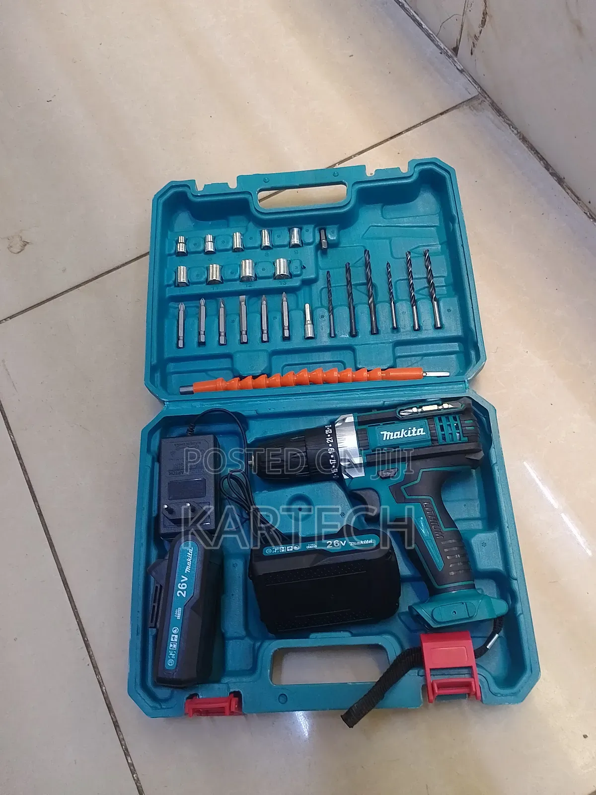 Makita 26v Cordless Drill 47pc Tool Set