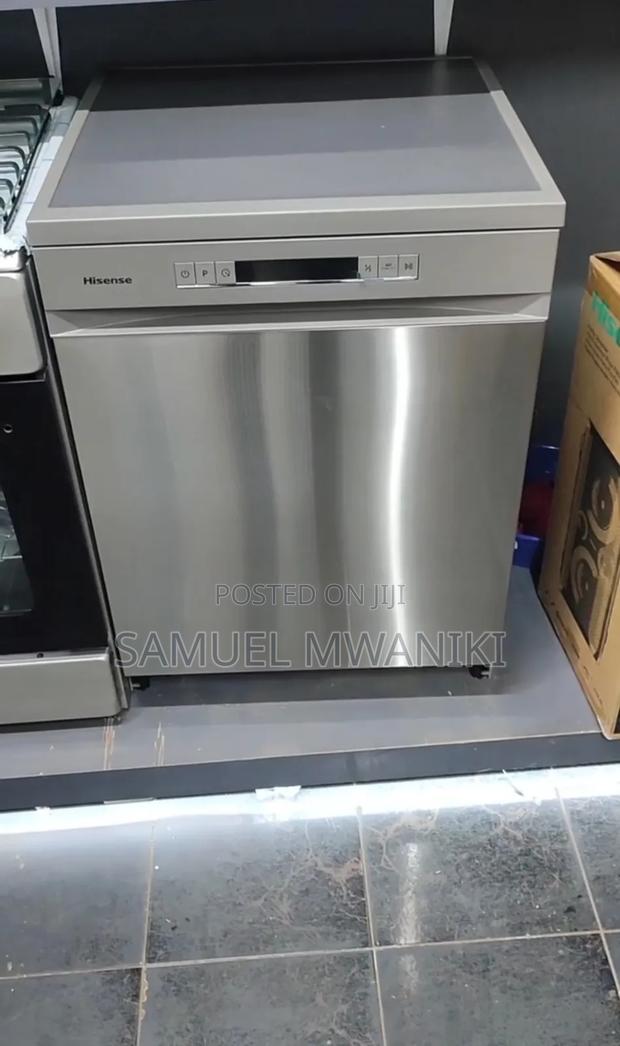 Hisense 13 Place Free Standing Dishwasher HS622E90G - main view