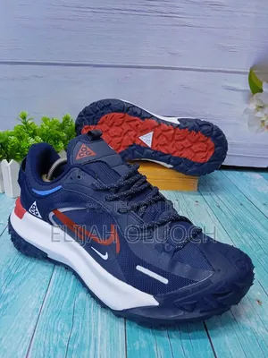 Nike ACG Mountain Fly