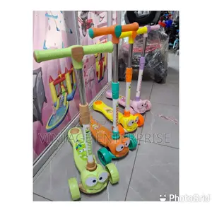 Scooter With Foldable Handle With Melody and Light