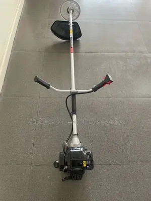 4 Stroke Brush Cutter Machine 2 Blades