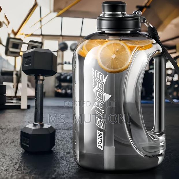 2800ml Water Bottle With Flip Lid - main view