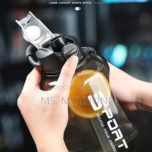 2800ml Water Bottle With Flip Lid - thumbnail 2