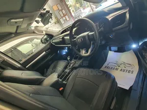 Toyota Hilux 2022 Gold