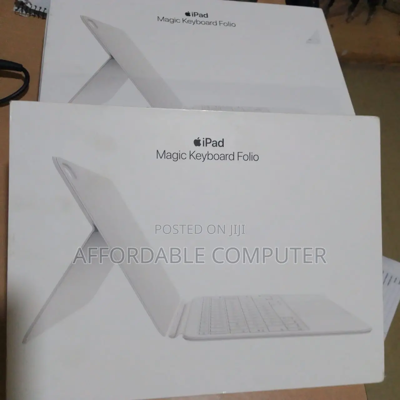 Apple Magic Keyboard Folio for 10th Gen iPad (White, Spanish
