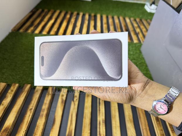 New Apple iPhone 15 Pro Max 256 GB Black - main view