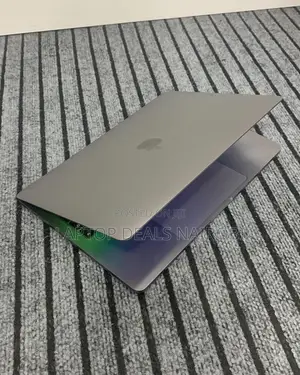 Laptop Apple MacBook Pro 2019 16GB Intel Core I7 SSD 512GB