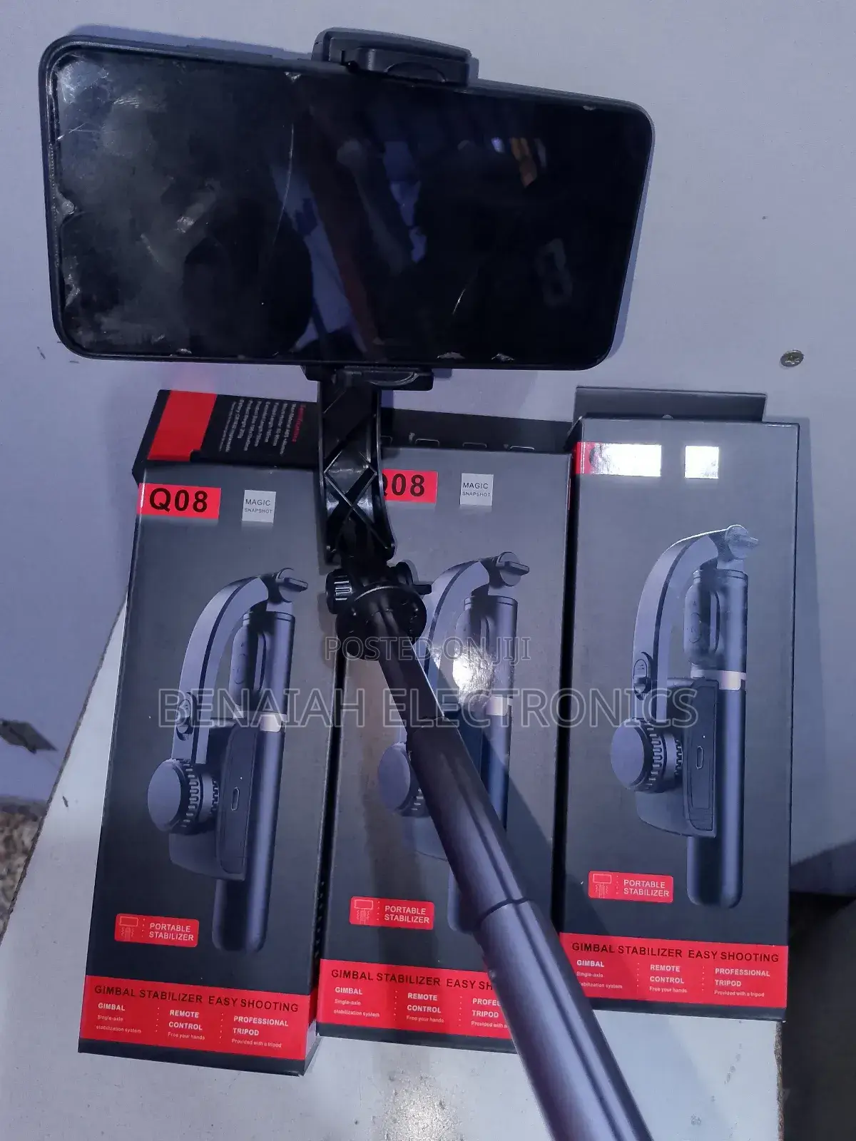Q08 Gimble Stabilizer With a Tripod Stand