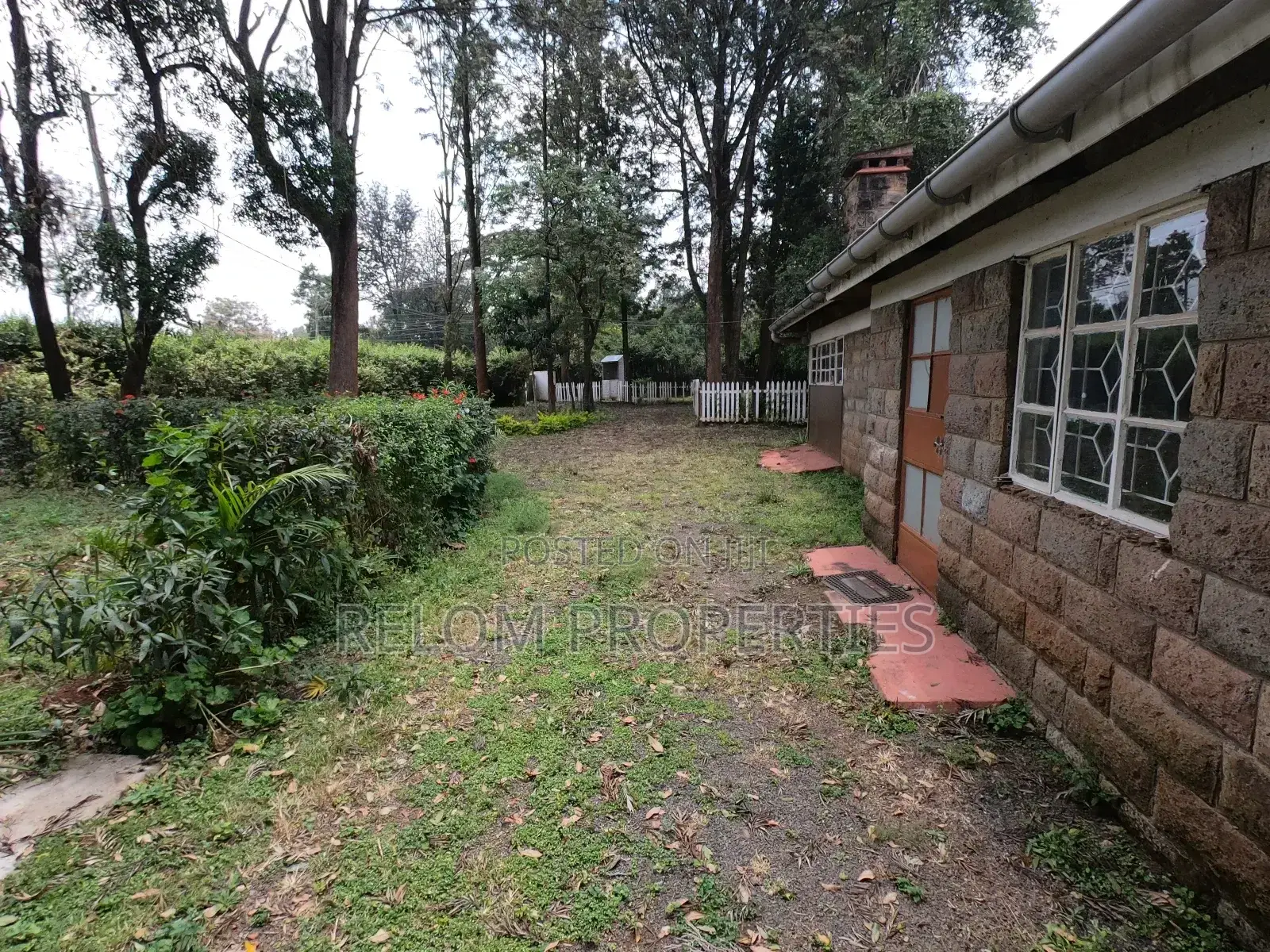 4bdrm Bungalow in Karen for rent