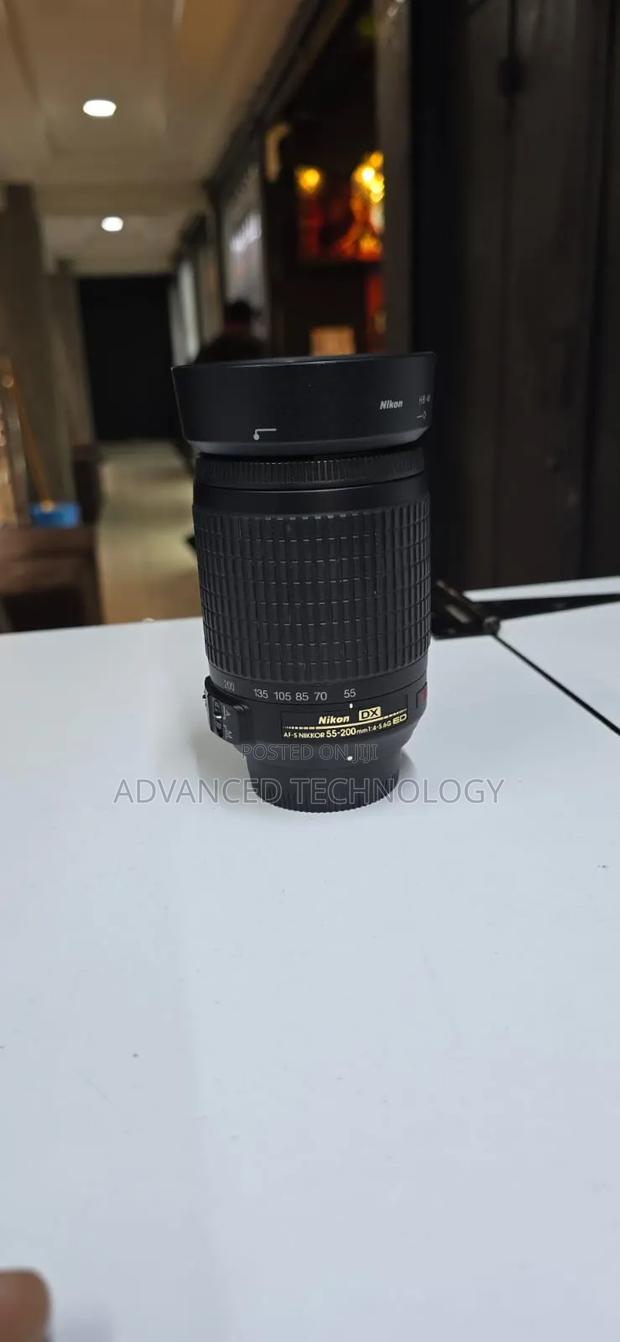 Nikon 55-200mm Lense - main view