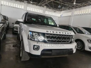 Land Rover Discovery Sport 2018 White