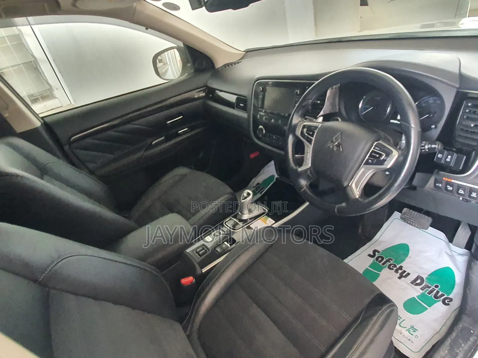 Mitsubishi Outlander 2018 White