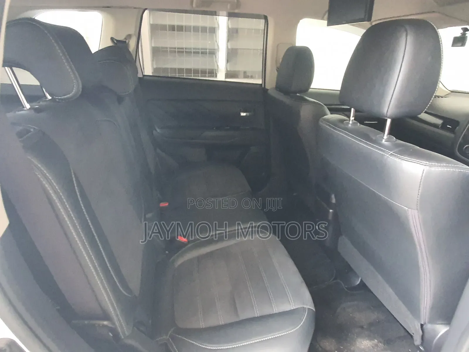 Mitsubishi Outlander 2018 White
