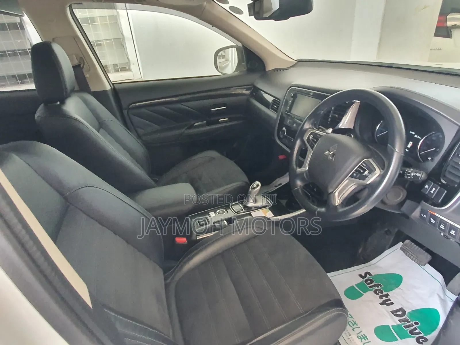 Mitsubishi Outlander 2018 White