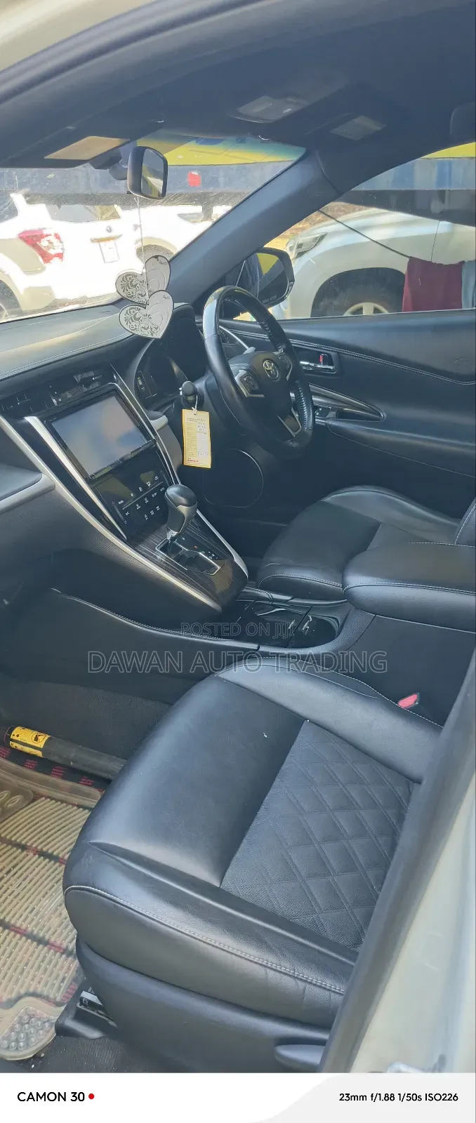 Toyota Harrier 2.0 2015 White