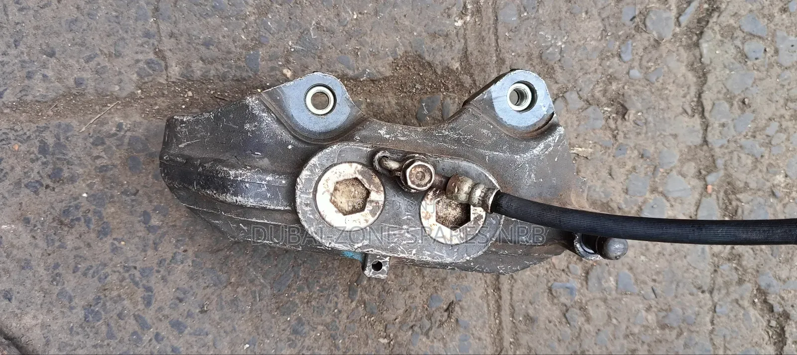 Front Calipers 4-Pistons Mark X, Crown Sport Vehicles.