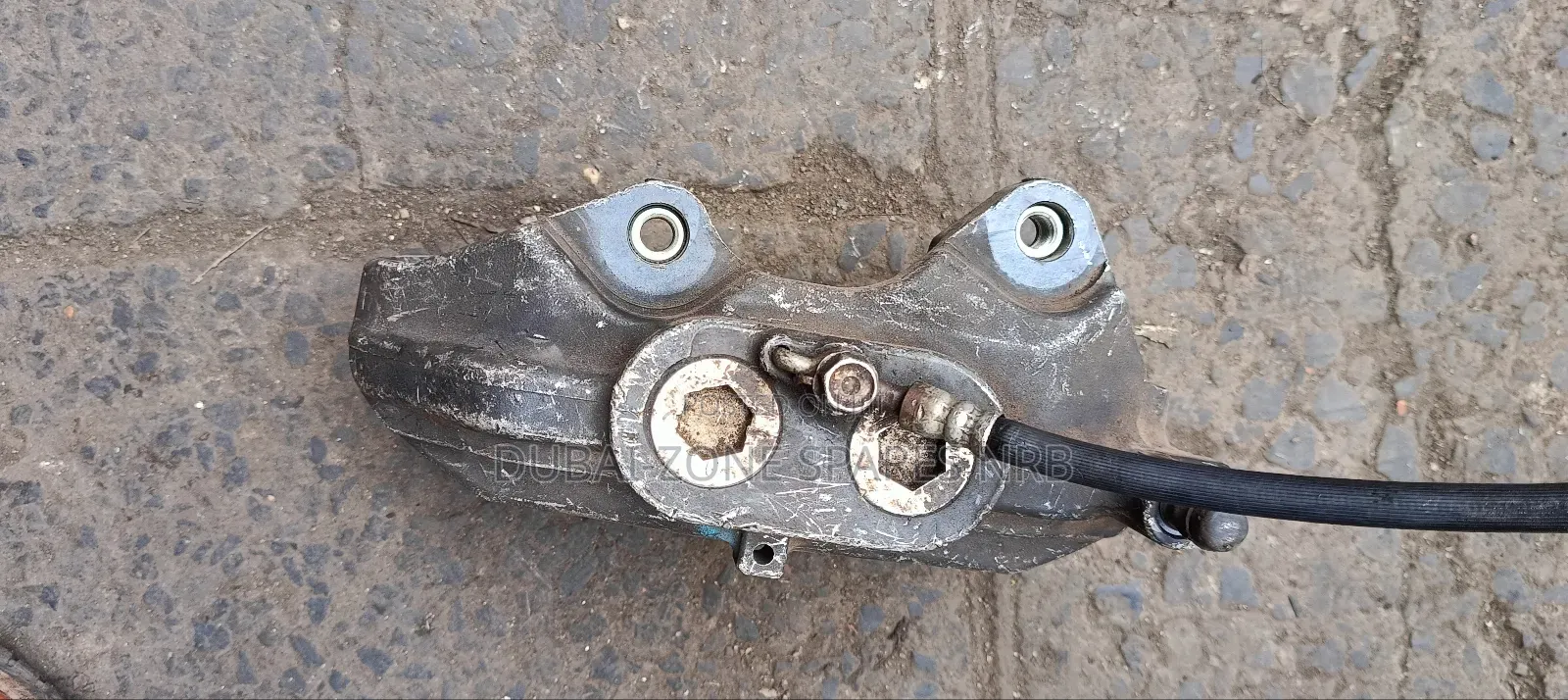 Front Calipers 4-Pistons Mark X, Crown Sport Vehicles.