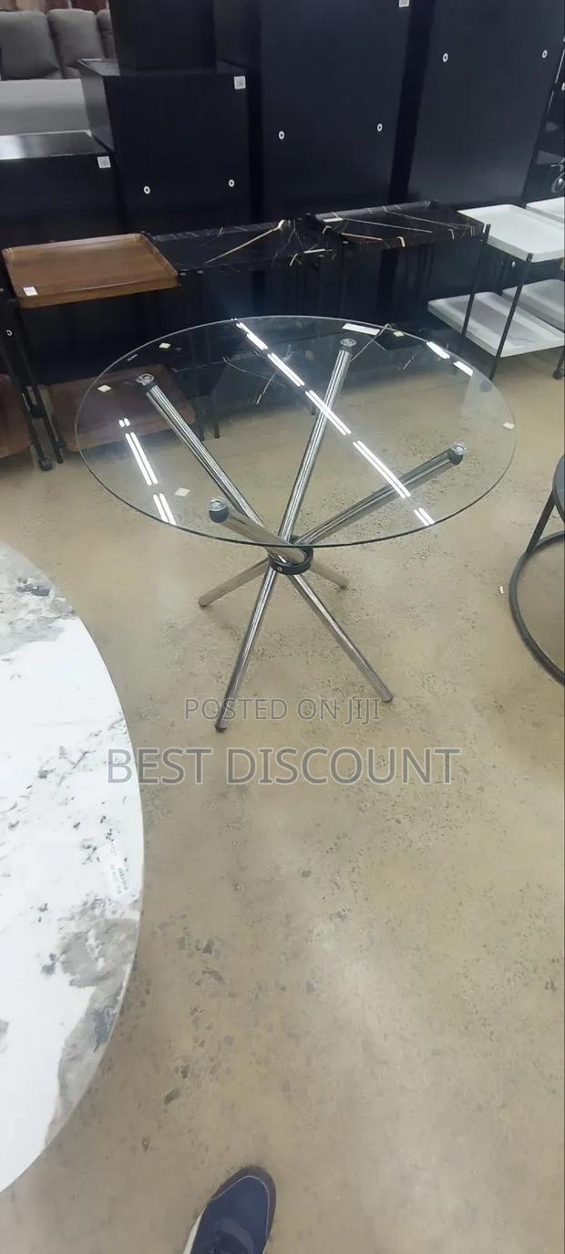 Transparent Round Table - main view