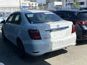 Toyota Axio 2018 Pearl