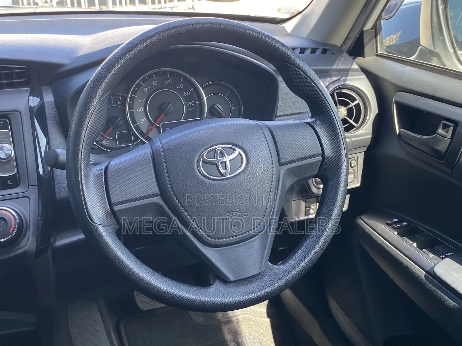 Toyota Axio 2018 Pearl