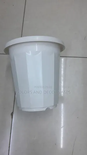 Round Plastic Vase