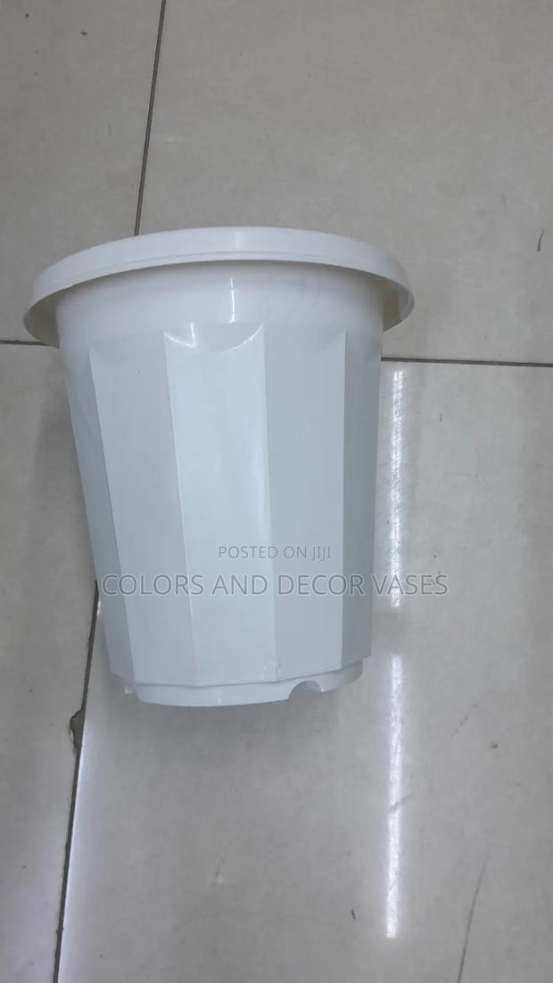 Round Plastic Vase
