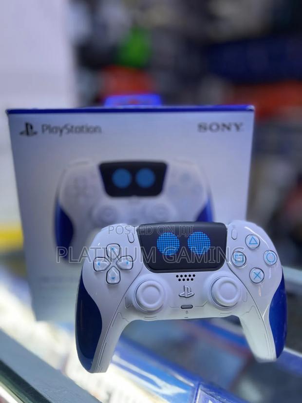 Dualsense Wireless Controller - Astro Bot Limited Edition - main view