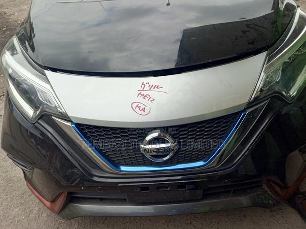 Upper Grill Finisher Nissan Note - main view