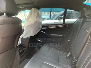 BMW 523i 2017 Off white