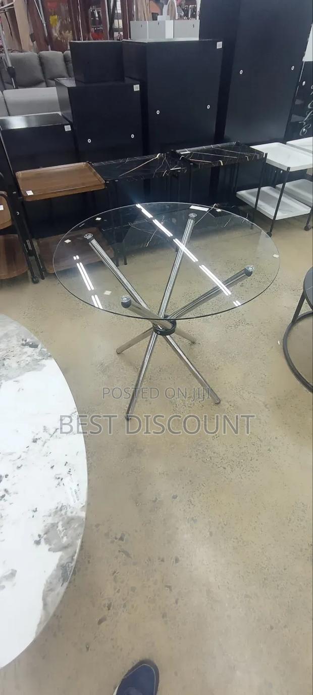 Transparent Round Table - main view