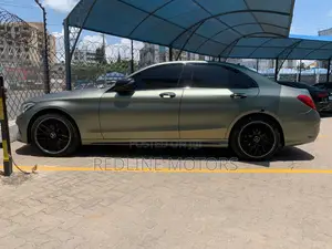 Mercedes-Benz C200 2016 Green