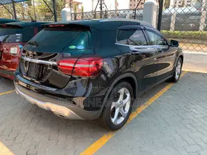 Mercedes-Benz GLA-Class 2017 Black