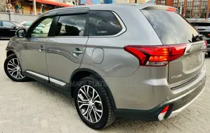 Mitsubishi Outlander 2017 Gray