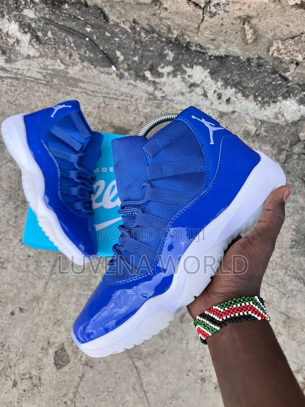 Blue Jordan 11 - main view