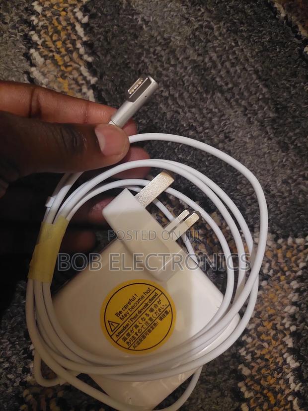 Apple Chargers Macbook Adapters