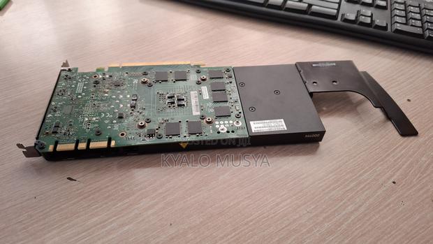 Nvidia Quadro M4000 - thumbnail 3