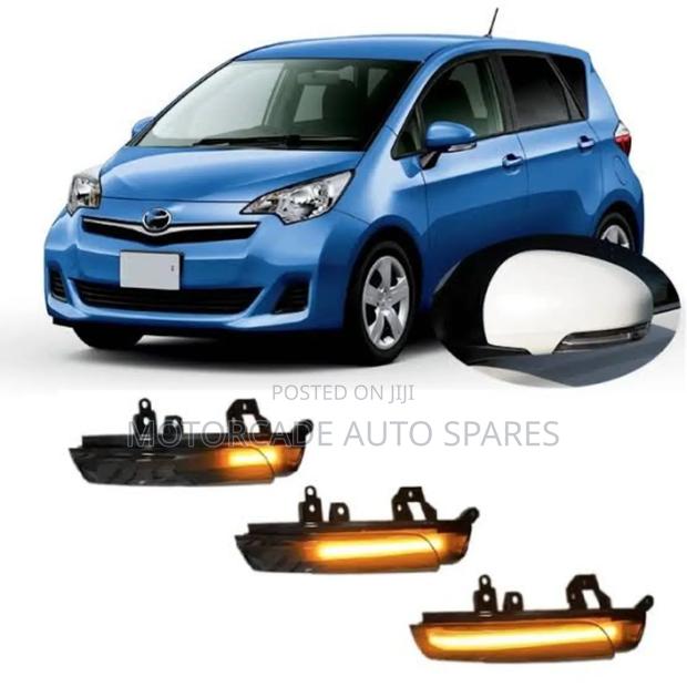 Toyota Ractis Side Mirror Indicator Light - main view