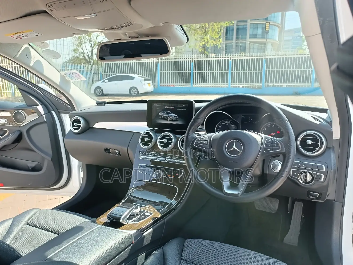 Mercedes-Benz C350 C350e Hybrid RWD 2017 White