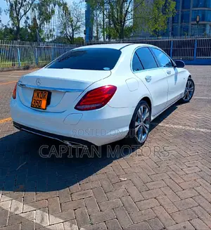 Mercedes-Benz C350 C350e Hybrid RWD 2017 White