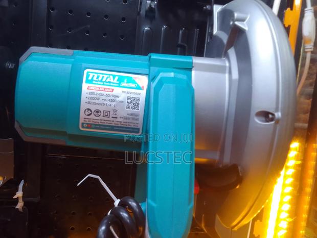 Total TS122235622 Circular Saw 2200W - main view