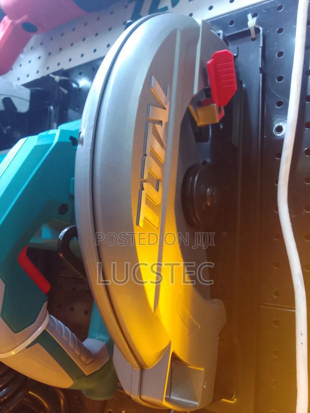 Total TS122235622 Circular Saw 2200W - thumbnail 3