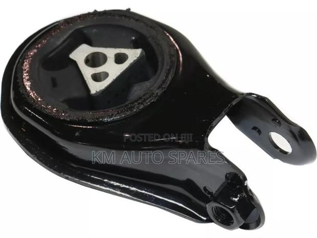 Mazda Premacy Lower Engine Mount. - thumbnail 2