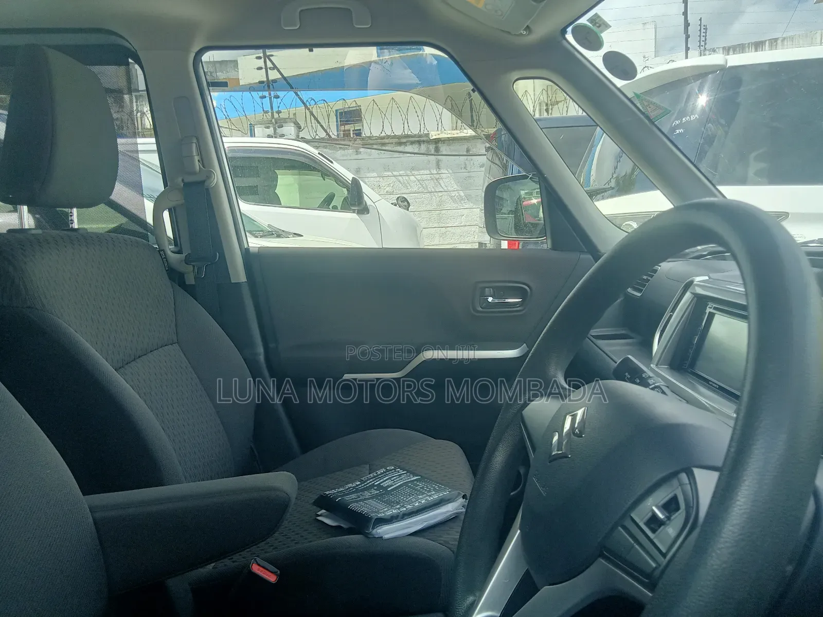 Suzuki Solio 2017 Silver