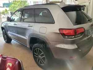 Jeep Grand Cherokee 2018 Silver
