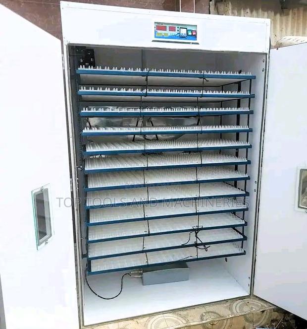 Ac/Dc Reliable Automatic Incubator 3168 Eggs - main view